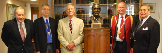 Bruce Vivash Jones, Michael Day, Brian Singleton, Neil Smith and Nick Henderson with the bust of Cecil 'Woody' Woodrow